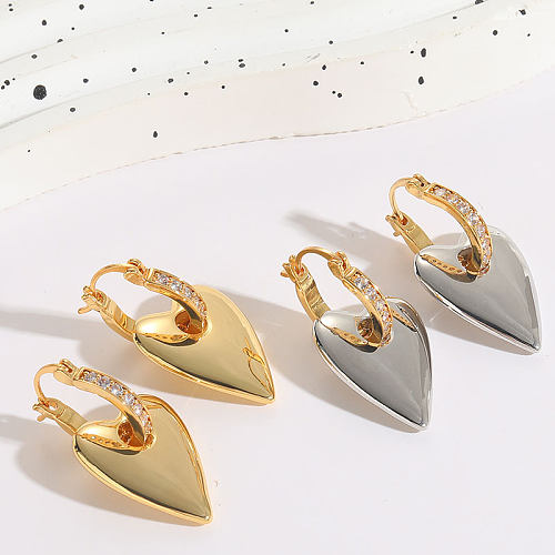1 pièce de boucles d'oreilles pendantes en forme de cœur Glam avec incrustation de cuivre et de zircon plaqué or 18 carats