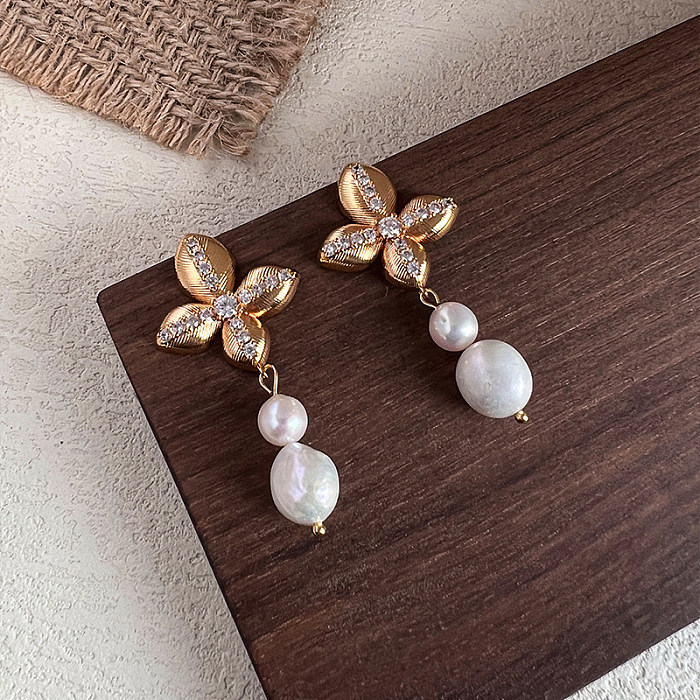 1 Pair Simple Style Streetwear Commute Geometric Plating Inlay Freshwater Pearl Copper Zircon 18K Gold Plated Drop Earrings