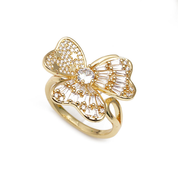 Anneaux ouverts plaqués or de Zircon d'incrustation de cuivre luxueux de papillon