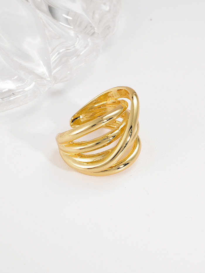 Estilo simples casual linhas cruzadas cobre chapeamento irregular oco anel aberto banhado a ouro 18K