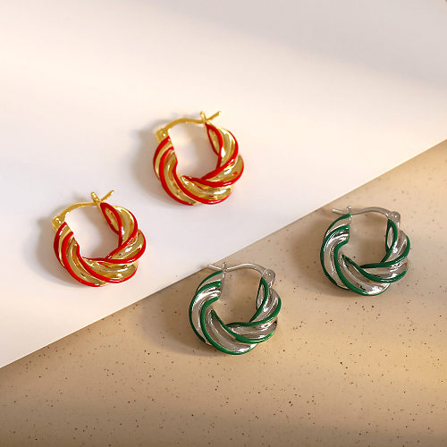 1 Paar schlichte, gedrehte, emaillierte Kupfer-Ohrringe mit 18-Karat-Vergoldung