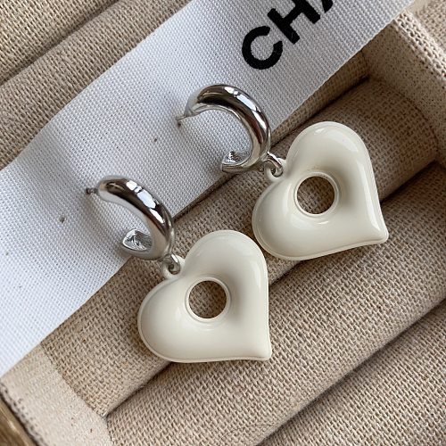 1 paire de boucles d'oreilles pendantes en cuivre plaqué en forme de cœur, Style moderne