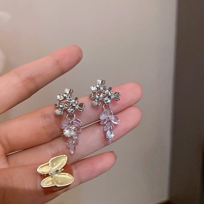 1 par de brincos de orelha com strass de cristal de cobre com incrustações de flores doces