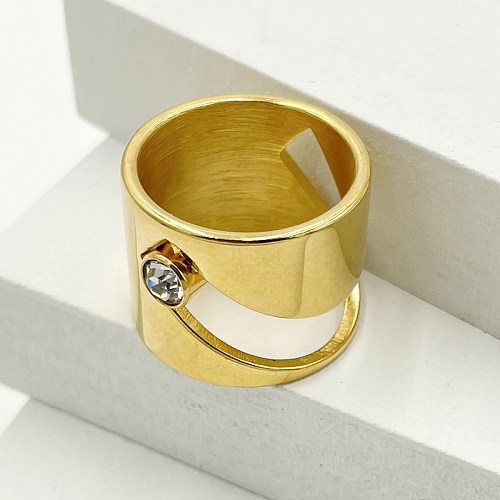 Großhandel elegante Retro-einfache Stil geometrische Edelstahl geschichtete Beschichtung Inlay vergoldet Zirkon Ringe