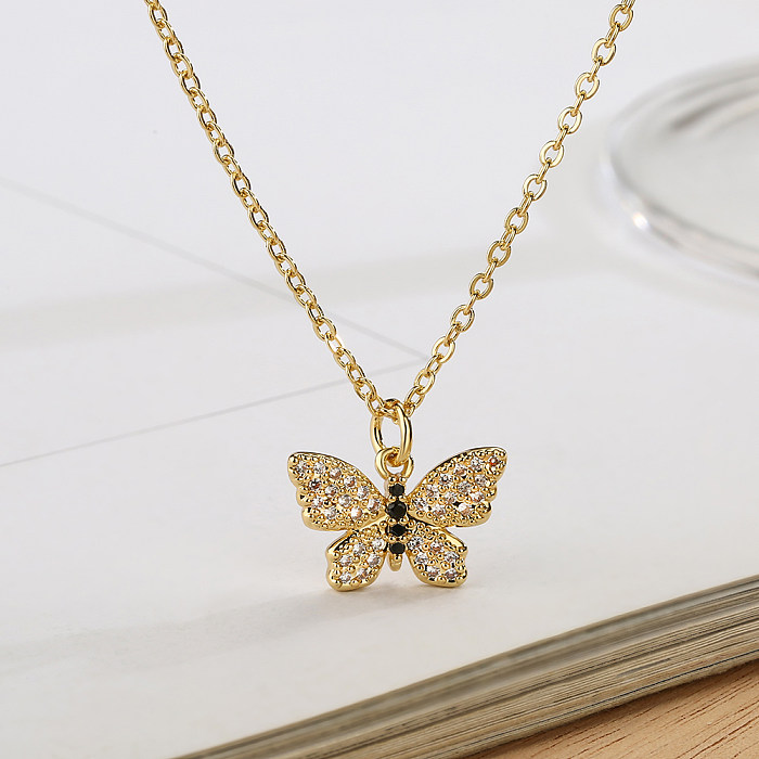 Collier pendentif en plaqué or 18 carats avec incrustation de cuivre et queue de poisson papillon de style Simple