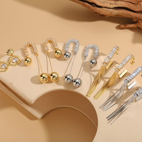 1 Paar Ohrringe im IG-Stil mit glänzender geometrischer Beschichtung, Kupfer-Zirkon-Intarsien, 14 Karat vergoldet, weiß vergoldet