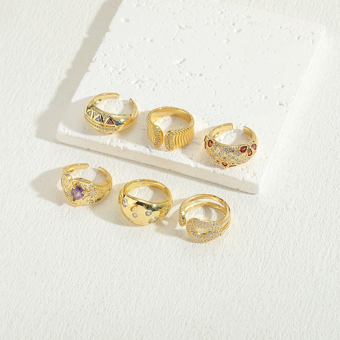 Anillos abiertos chapados en oro de 14K con incrustaciones de cobre en forma de corazón lujosos y elegantes