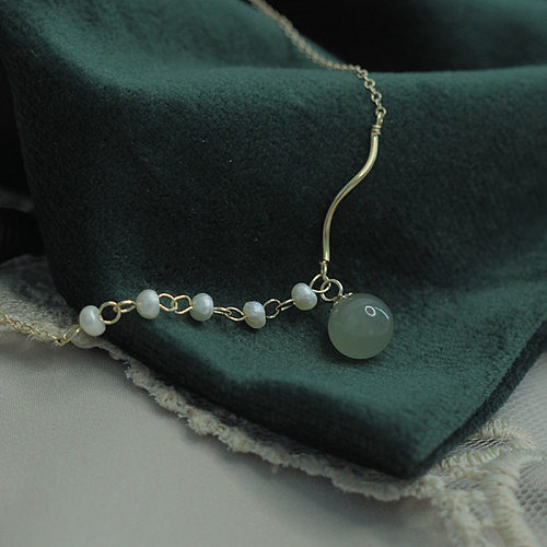 Retro-einfacher Stil, runde Verkupferung, Inlay, künstliche Perlen, Jade-Anhänger-Halskette