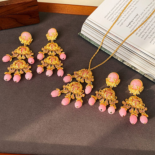 Halskette mit Ohrringen und Ohrringen im Vintage-Stil mit Blumenverkupferung und Inlay aus Acryl-Strasssteinen
