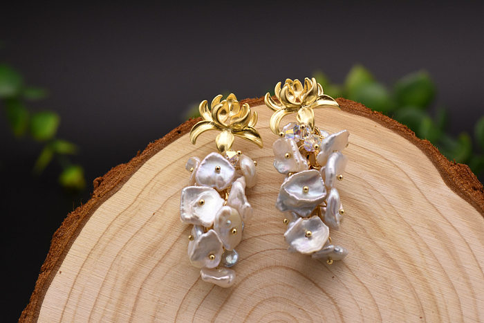 1 Pair Simple Style Classic Style Flower Plating Inlay Copper Pearl 18K Gold Plated Drop Earrings