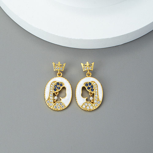 1 paire de boucles d'oreilles pendantes en cuivre plaqué or 18 carats, Portrait Glam élégant, incrustation de perles artificielles en Zircon