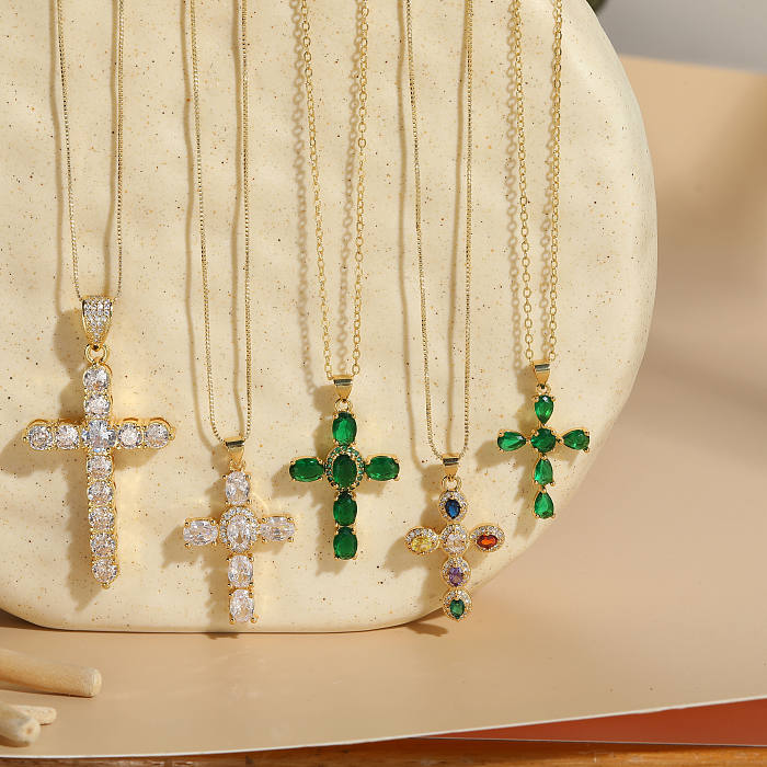 Elegante, luxuriöse, klassische Kreuz-Kupfer-Halskette mit unregelmäßiger Beschichtung und Inlay aus Zirkon, 14 Karat vergoldet