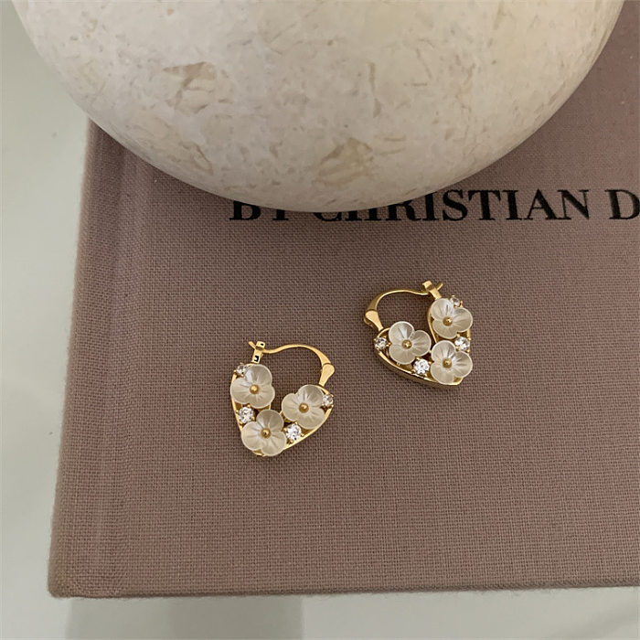 1 Pair Sweet Heart Shape Flower Plating Inlay Shell Copper Artificial Diamond Earrings