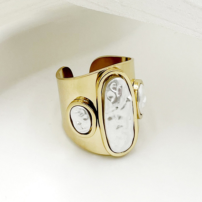 Luxuriöser, unregelmäßiger Retro-Edelstahl-Polierüberzug-Inlay-Muschel-vergoldeter offener Ring