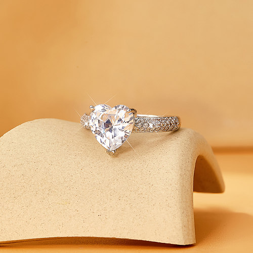 Estilo moderno brilhante forma de coração cobre chapeamento incrustado strass zircão anéis banhados a ouro branco