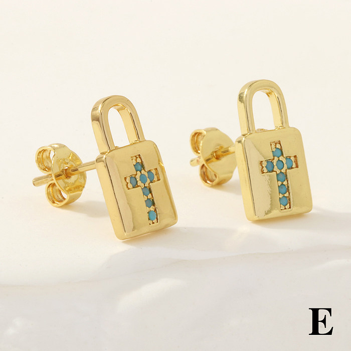 1 paire de boucles d'oreilles pentagramme brillantes en forme de cœur et de croix, incrustation de cuivre et de Zircon plaqué or 18 carats