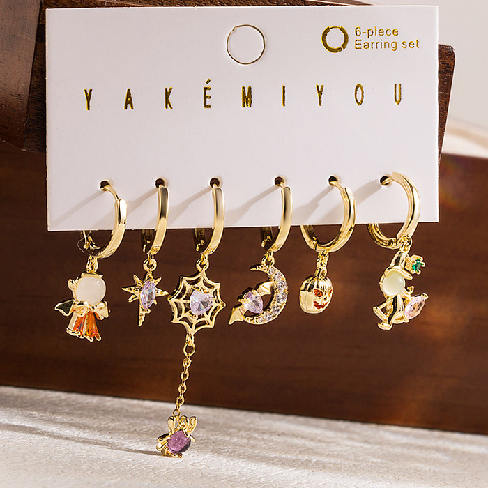 Pendientes colgantes chapados en oro de 14 quilates con incrustaciones de cadena de esmalte de cobre y calavera de murciélago de telaraña divertida