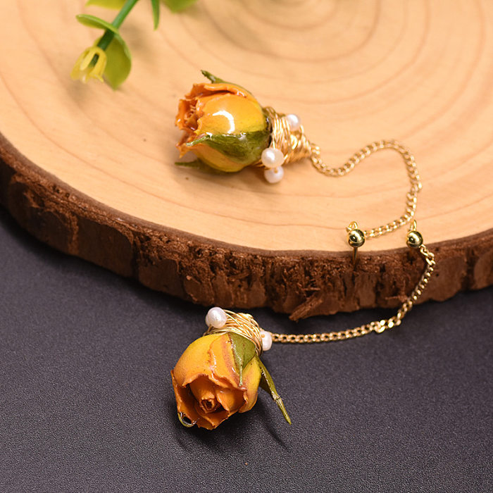 1 paire de boucles d'oreilles pendantes en cuivre plaqué or 18 carats, placage de fleurs douces, perles d'eau douce