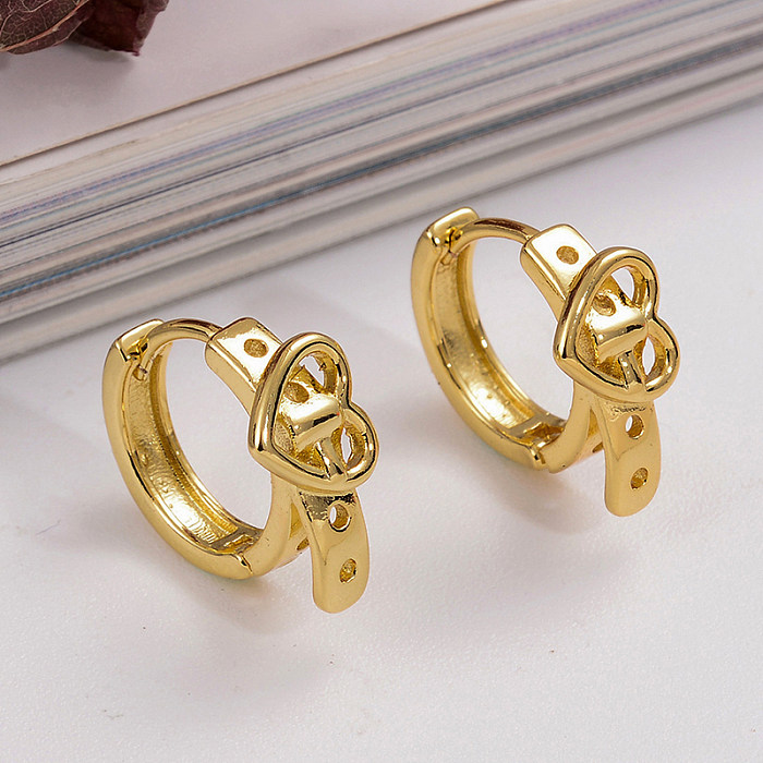 1 paire de boucles d'oreilles en cuivre plaqué or 18 carats, Style Simple, en forme de cœur