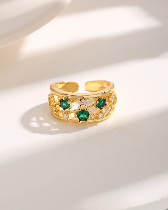 Luxuriöse, quadratische, verkupferte, hohle Inlay-Zirkon-Ringe im Vintage-Stil mit 18 Karat vergoldeten offenen Ringen