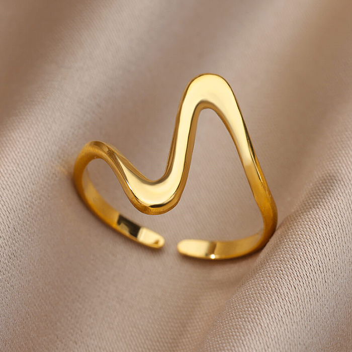 Vente en gros Hip-Hop Style moderne vagues placage en acier inoxydable anneaux ouverts plaqués or 18 carats