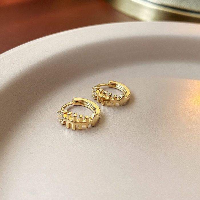1 paire de boucles d'oreilles en Zircon avec lettres géométriques élégantes, incrustation de perles artificielles en cuivre