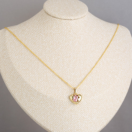 Collier pendentif élégant et luxueux en forme de cœur avec incrustation de cuivre plaqué or 18 carats en Zircon