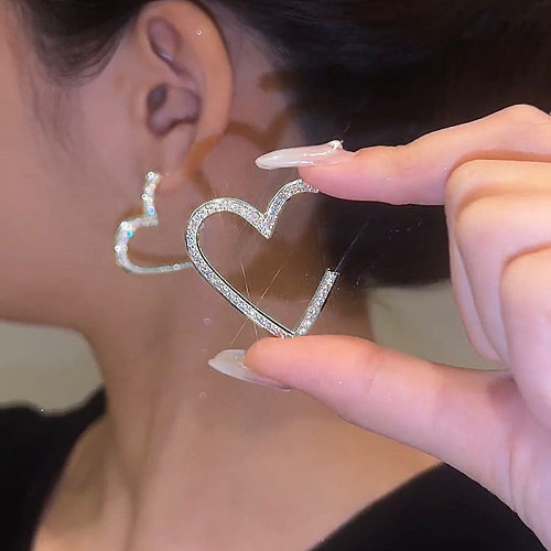 1 Pair Elegant Heart Shape Copper Inlay Zircon Hoop Earrings