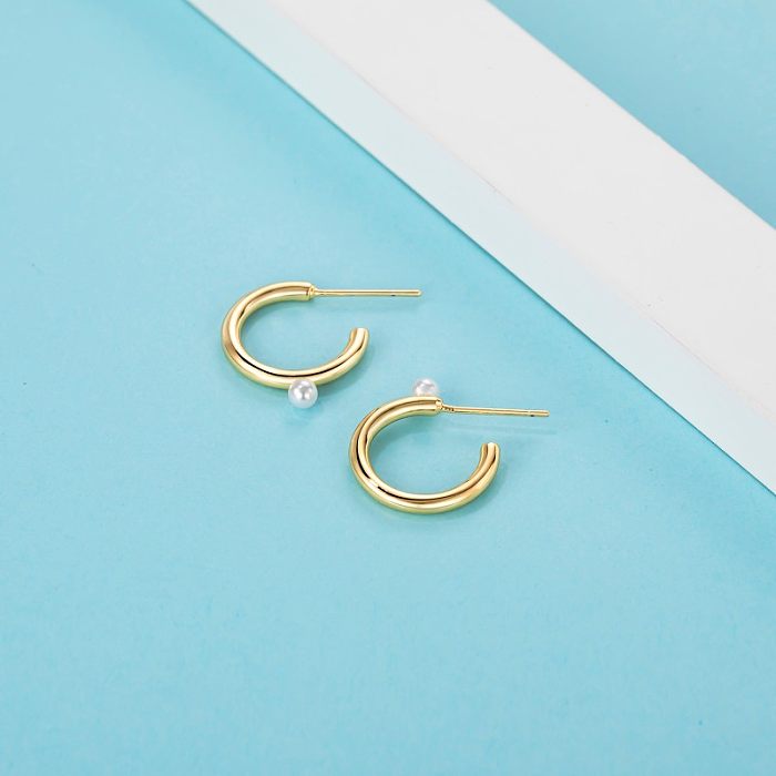 1 paire de clous d'oreilles plaqués or 18 carats, incrustation de perles en cuivre en forme de C de Style coréen