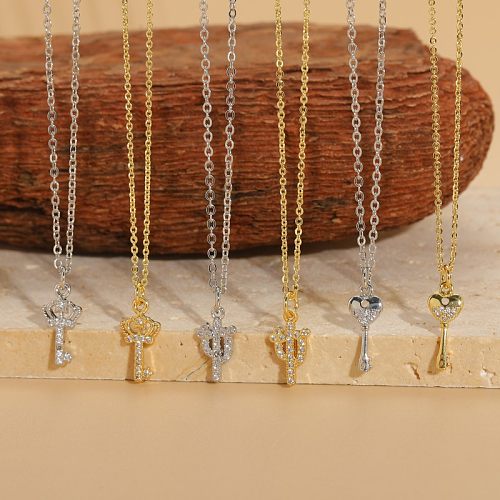 Elegant Luxurious Key Copper Plating Inlay Zircon 14K Gold Plated Pendant Necklace