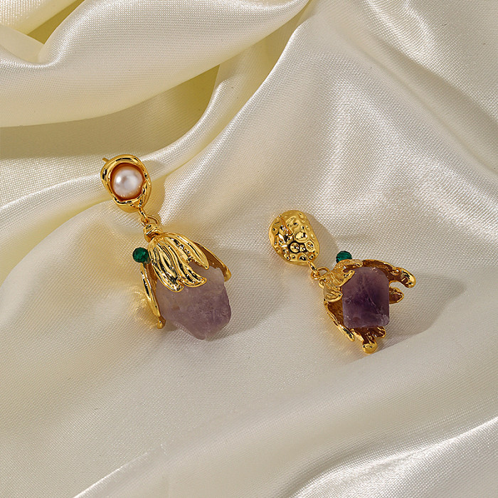 1 Paar süße Blumenplattierungs-Inlay-Kupfer-Imitat-Perlen-Amethyst-Ohrringe mit 14-Karat-Vergoldung