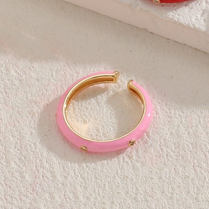 Luxuriöse Ringe mit einfarbiger Verkupferung und Inlay aus Zirkon und 14-Karat-Vergoldung