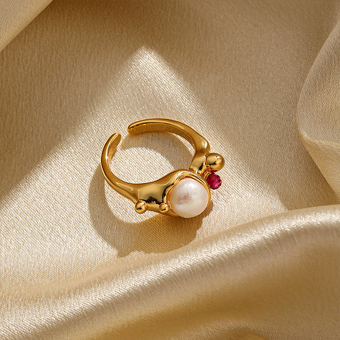 Elegante redondo chapeamento de cobre embutido cristal de água doce pérola 18K anéis abertos banhados a ouro