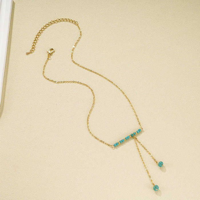 Einfache Halskette mit geometrischem Naturstein-Verkupferungsanhänger im schlichten Stil