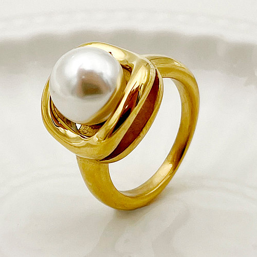 Anillos chapados en oro de perlas artificiales con incrustaciones de revestimiento de acero inoxidable redondo de estilo simple
