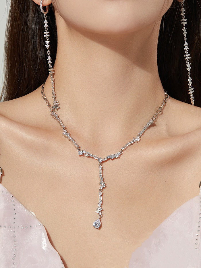 Collar de pendientes de diamantes de imitación con incrustaciones de cadena de cobre de color sólido de estilo simple