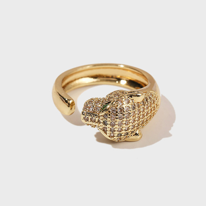 Offener Ring mit Leopardenmuster aus Kupfer und eingelegtem Zirkonium im kreativen Stil