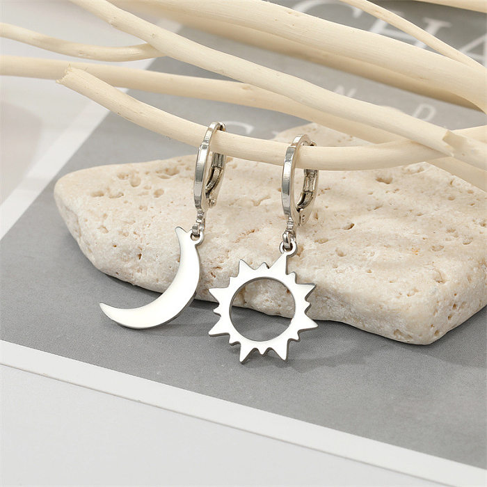 Korea Simple Alloy Hollow Sun Moon Asymmetric Earrings Necklace Wholesale