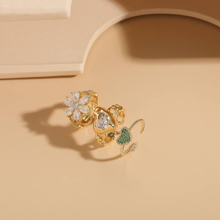 Elegante luxuoso estilo clássico formato de coração flor revestimento de cobre incrustação zircão anéis banhados a ouro 14K