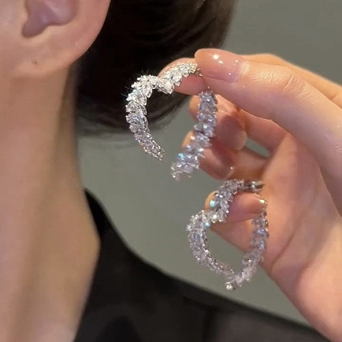 1 paire de clous d'oreilles en cuivre et Zircon en forme de cœur pour femme