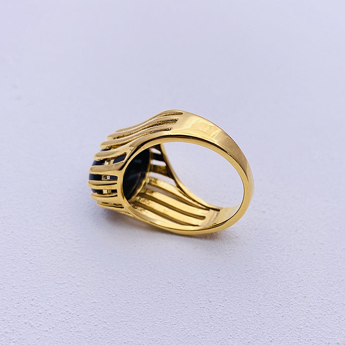 Anéis de ágata com incrustações geométricas de cobre da moda