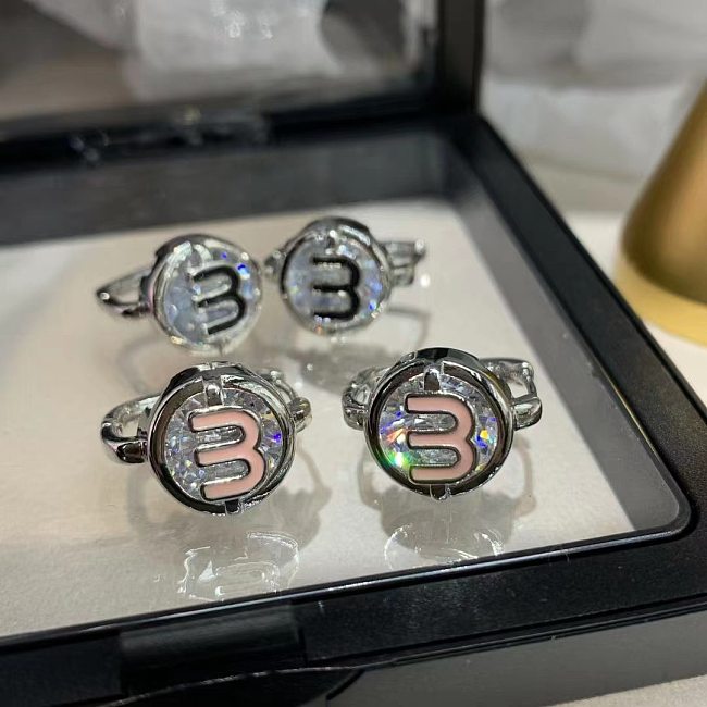 1 Pair Retro Letter Copper Inlaid Zircon Ear Studs