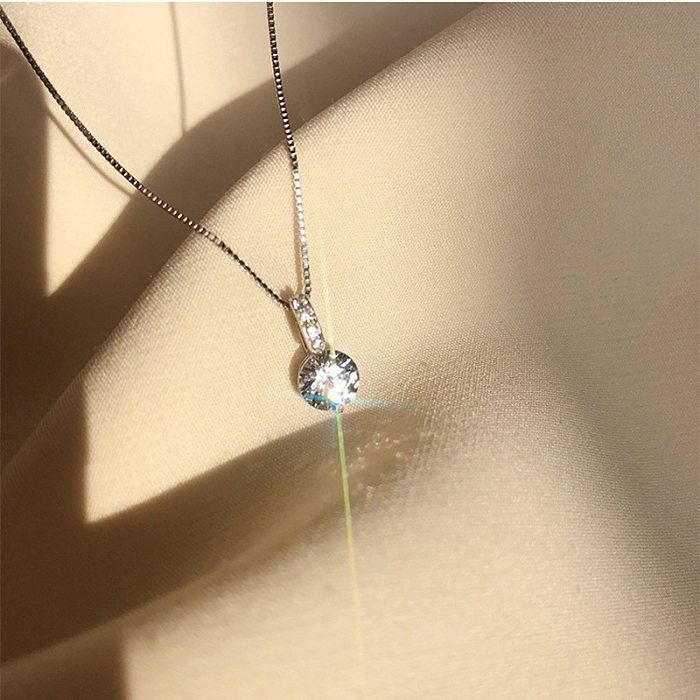 Einfacher Anhänger mit einem einzigen blinkenden Diamant-Halskettendesign, Schlüsselbeinkette mit Nischentemperament