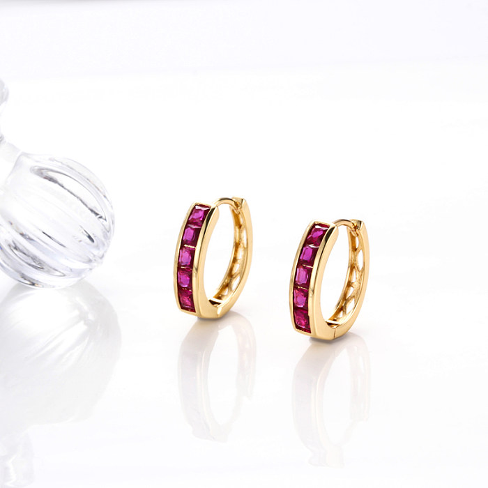 1 Paar glänzende, runde, herzförmige, verkupferte Inlay-Diamant-Ohrringe mit 18-Karat-Vergoldung