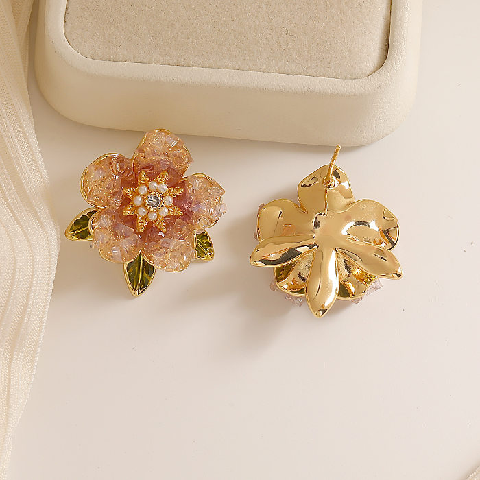 1 paire de clous d'oreilles plaqués or 14 carats, incrustation de placage d'émail de fleur douce, perles artificielles en cuivre et cristal