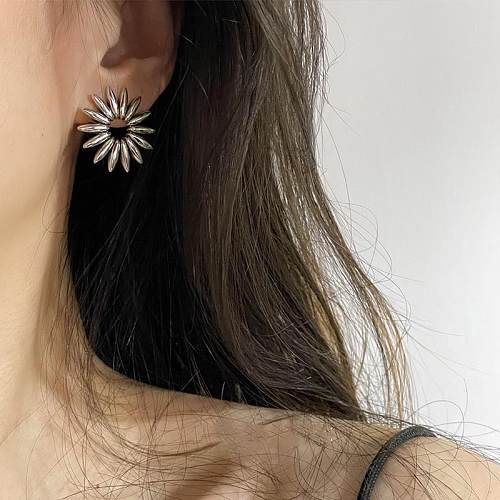 1 Pair Retro Simple Style Flower Plating Hollow Out Copper Ear Studs
