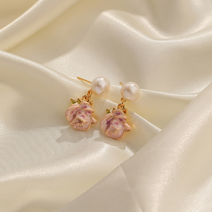 1 paire de boucles d'oreilles rétro en émail peint à fleurs douces, Imitation de perles en cuivre plaqué or 18 carats