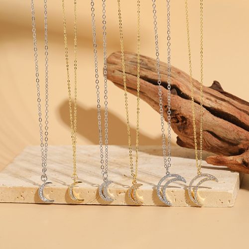 Elegante, luxuriöse, klassische Mond-Kupfer-Anhänger-Halskette mit 14 Karat vergoldetem Zirkon in großen Mengen
