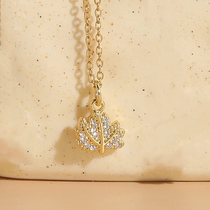 Elegante estilo clássico geométrico cão maple leaf cobre chapeamento inlay zircon 14k banhado a ouro pingente colar