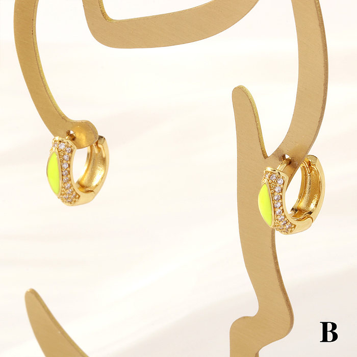 1 Paar Retro-Ohrringe im schlichten geometrischen Emaille-Beschichtungs-Inlay-Kupfer-Zirkon-Design mit 18 Karat vergoldet